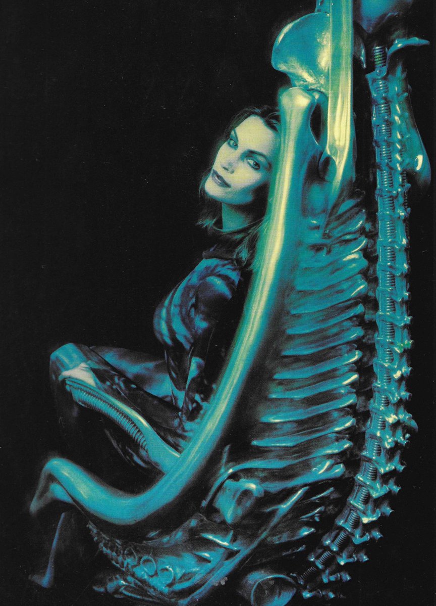 solisolsoli's tweet photo. Skeletal Chair · H.R. Giger https://t.co/qIbOaVFjHM