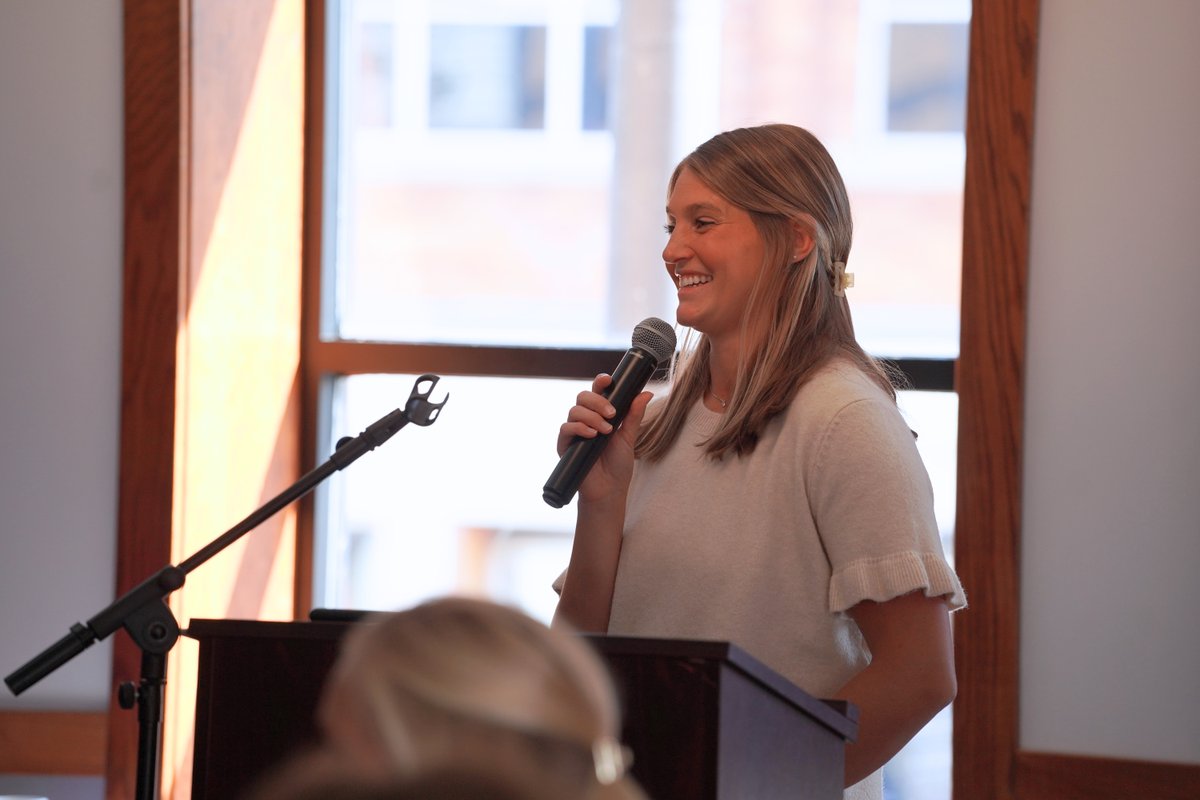 oconschools's tweet photo. We are honored to induct Mandy (Prom) Schlundt into the OHS Athletic Hall of Fame! ππ Mandy played Basketball from 2009-2012, Cross Country from 2008-2011, Soccer in 2009 & Track & Field from 2010-2012. #OconPride #OconDriven #Oconomowoc https://t.co/uHtaIyJ0CL