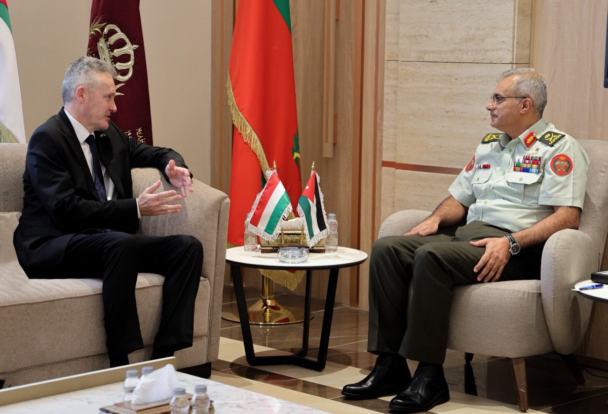 RoyaNewsjo's tweet photo. مباحثات أردنية هنغارية لتعزيز التعاون العسكري وتبادل الخبرات
https://t.co/1CGxNmJ46K
#ARMEDFORCESJO #الحراسيس #هنغاريا #رؤيا_نيوز #RoyaNewsjo https://t.co/TVXMFl2lne