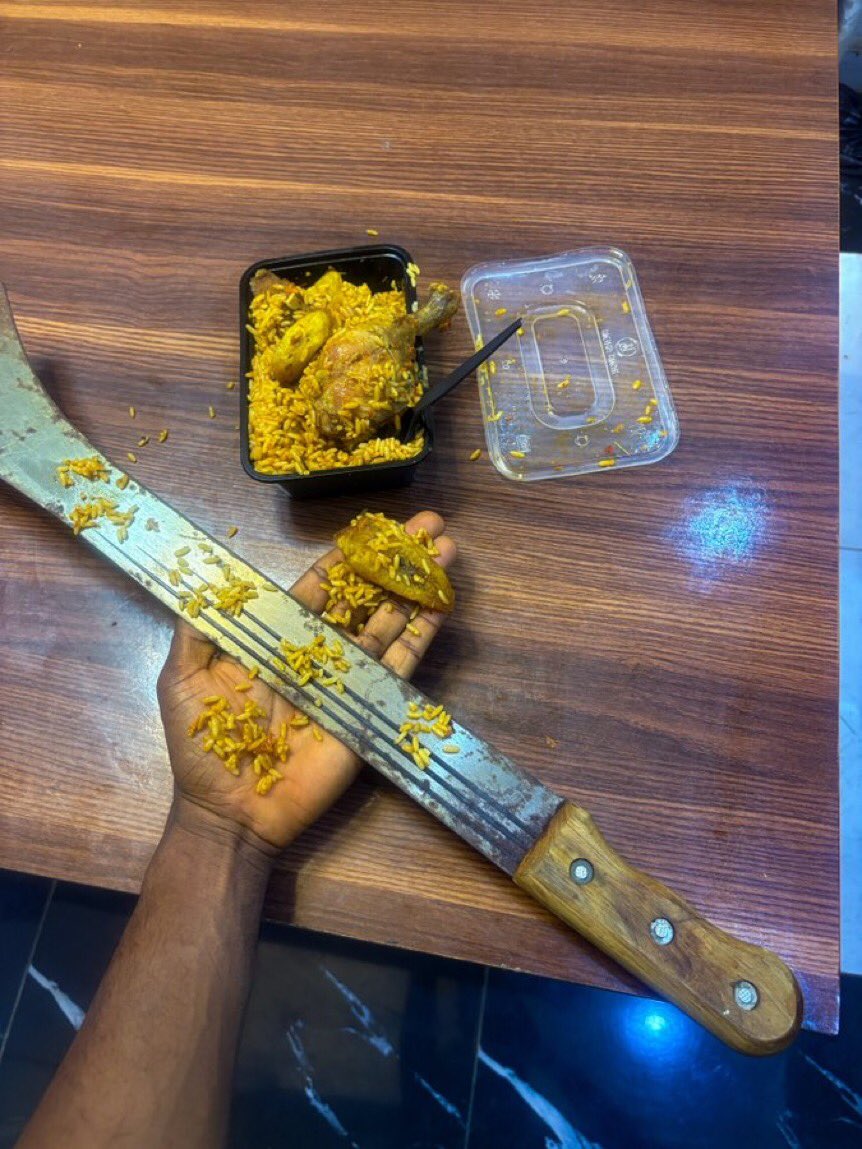 nobodylikestar's tweet photo. same here omooo, i almost swallowed what could have ended me today https://t.co/lnw5sxYqIC