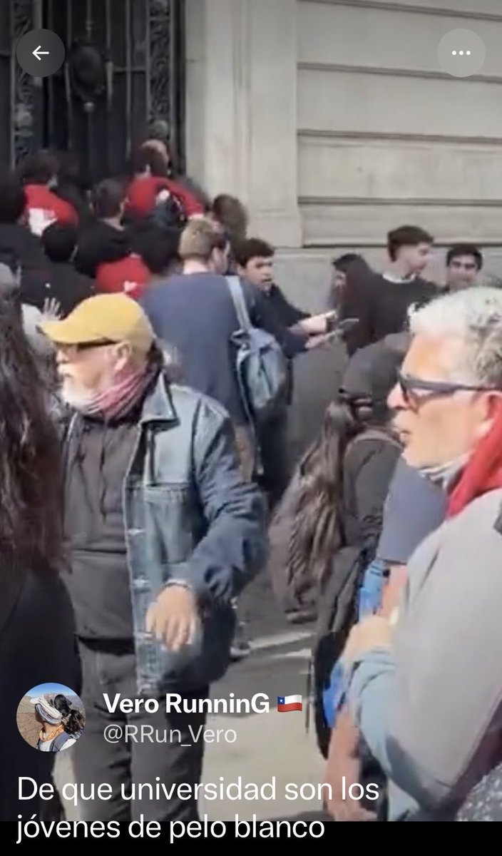 medixi's tweet photo. 🛑ATENCIÓN 📣📣
@PDI_CHILE 
@GobiernodeChile 
@MinistroArrau 
@MinistraArzola 
Tienen q investigar a estos viejos q les pagan y adoctrinan a la juventud con sus ideas marxistas añejas q en ninguna parte del 🌍 funcionan‼️
Tienen q ser comunistas agitadores y deben estar presos‼️ https://t.co/HvzrdAuBI3