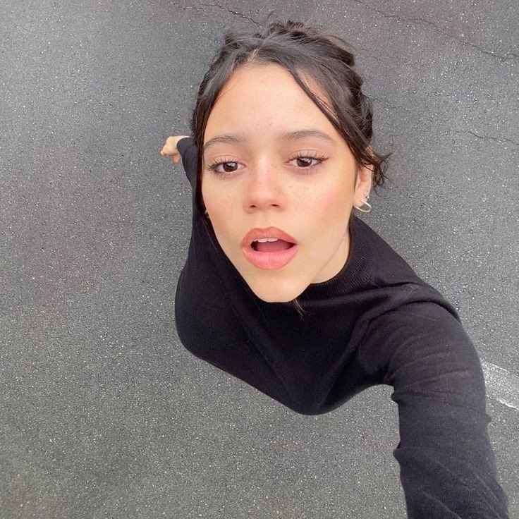 Real_JennaOrteg's tweet photo. One word to describe this look?
#JennaOrtega #Hollywood #Celebrity https://t.co/EN9pxyqjs4