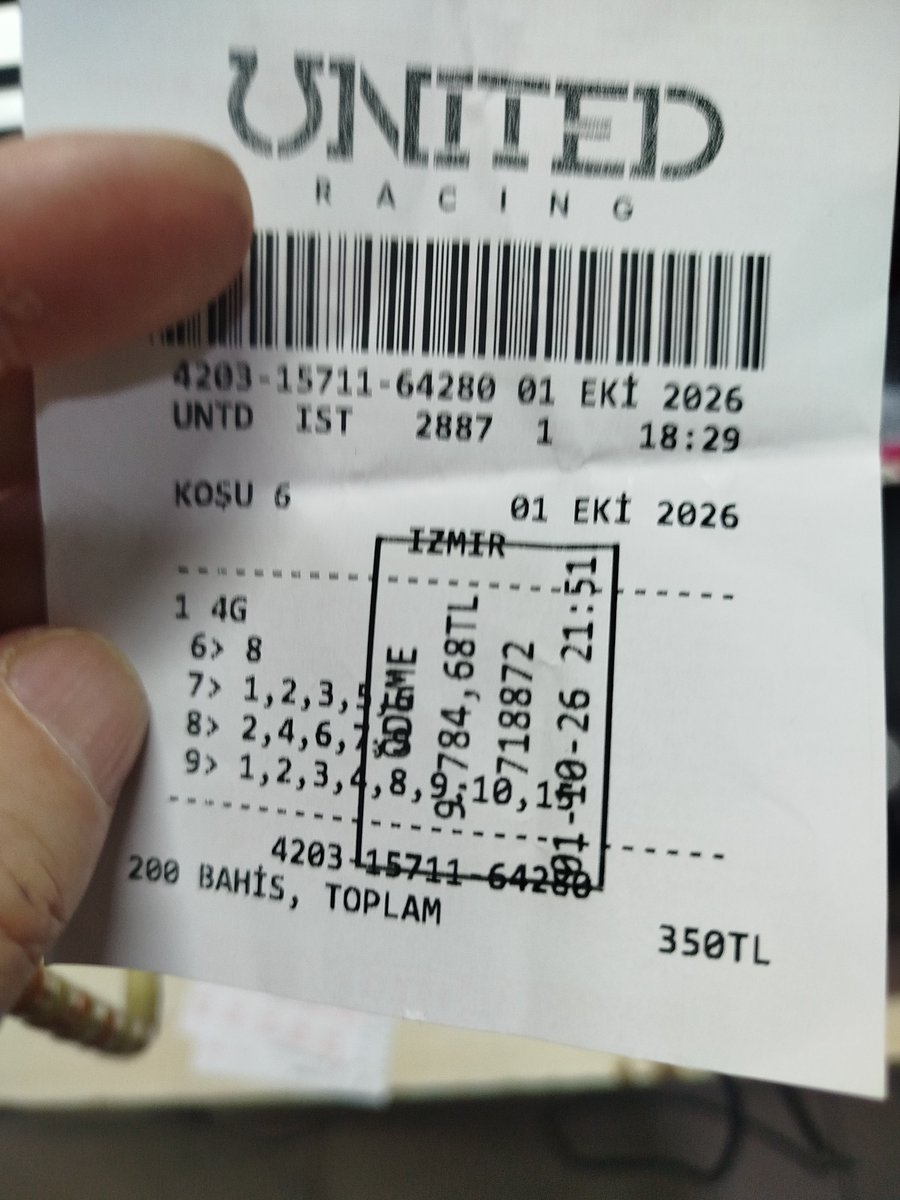 Sinan1076593's tweet photo. 10 bin TL Afiyet olsun😏 💵👑🐴🏆🦅👑ayaklarına sağlık baki beyin kızı 😏 https://t.co/ACMVJLcdah