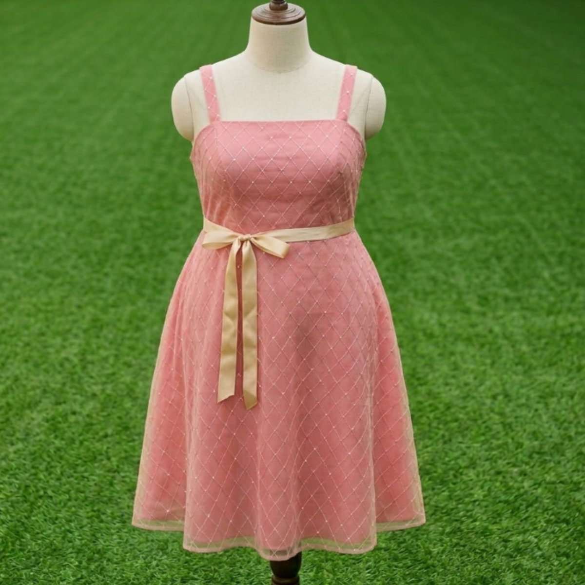 myclosetym's tweet photo. Dressbarn Woman 22W Pink Grid Tulle Satin A-Line Cocktail Dress Vintage Y2K
Beautiful vintage cocktail dress in vibrant coral pink, featuring a delicate sheer mesh overlay with a subtle geometric grid pattern and tiny shimmering dot accents.
https://t.co/WgJeycwN6B https://t.co/CwF5xLtryS