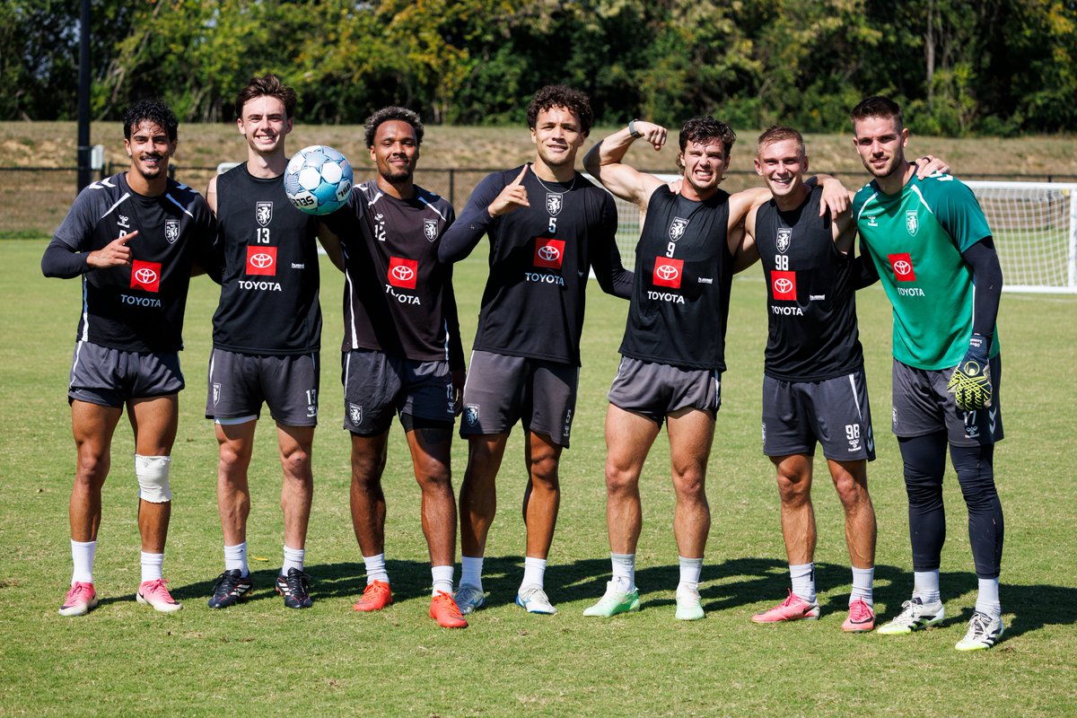 LexSporting's tweet photo. These boys don't play about small-sided training games 😤 #WINNERS https://t.co/cT1Lj6jQx2