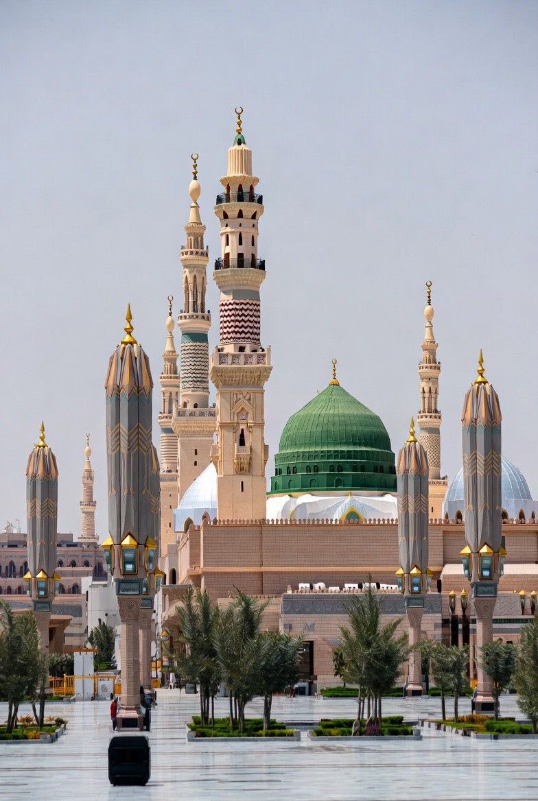 M_A_Alamry's tweet photo. 🔹

قال رسول الله، صلى الله عليه وسلم: «من أراد أهل المدينة بسوءٍ أذابه اللهُ كما يذوب الملح في الماء»

هذا لفظ مسلم، ولفظ البخاري:

 «لا يكيد أهل المدينة أحدٌ إلا انماع كما ينماع الملح في الماء»

أبشروا! واطمئنوا! فوالله ما كذب سيدي رسول الله، صلى الله عليه وسلم، ولا خاب من صدَّق خبره ووثق بوعده:

"وما ينطق عن الهوى إن هو إلا وحيٌّ يوحى"

#الحوثي_يستهدف_مدينه_الرسول