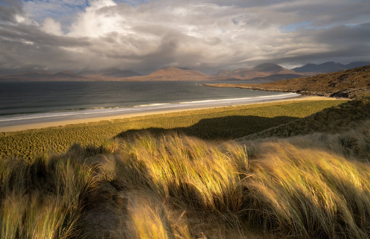 pauljwillson's tweet photo. View over Luskentyre https://t.co/MQiBiQcTTU