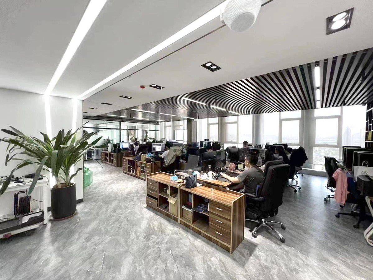 EmeryGunnedget's tweet photo. Hoy terminé de organizar los informes mensuales y entregué el proyecto antes de la hora de salir, me siento genial!， https://t.co/oFZS5Qotxn