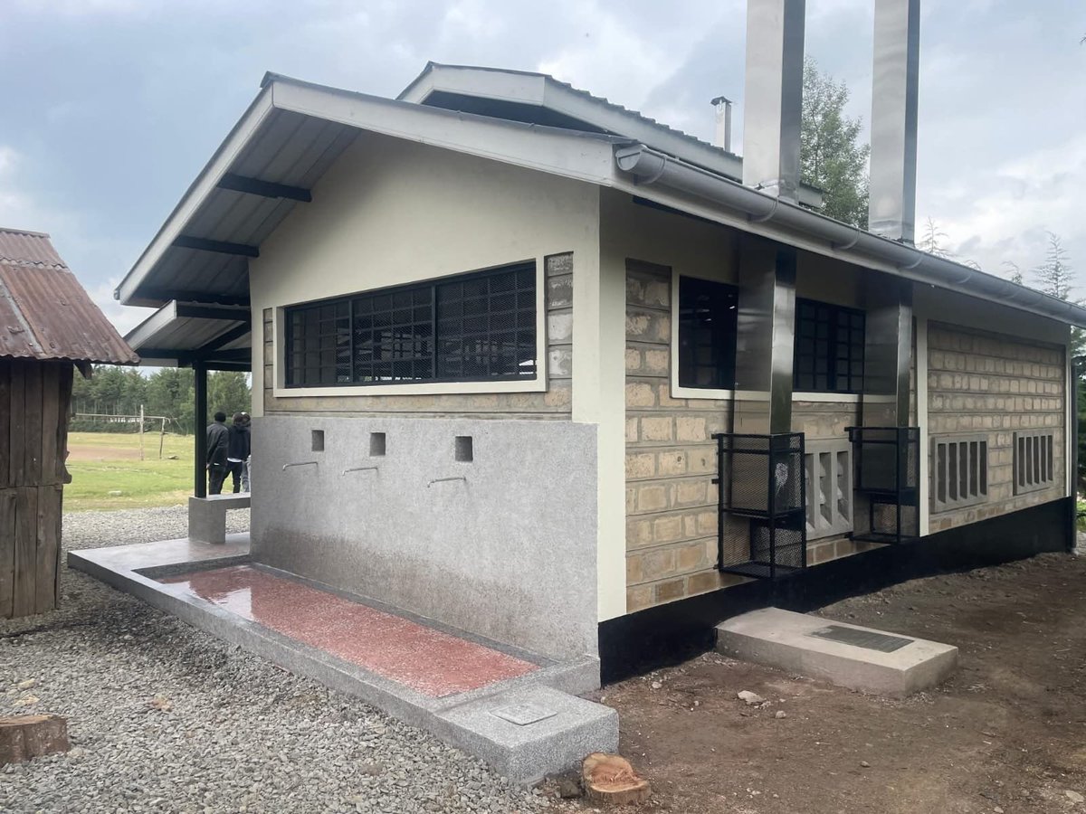 HonKangata's tweet photo. Kaharati Primary Maragwa - such 68 new kitchens are under construction as we prepare for Primary School Meals in Jan 2027.

A joint project with Food for Education https://t.co/ibWOQH8789
