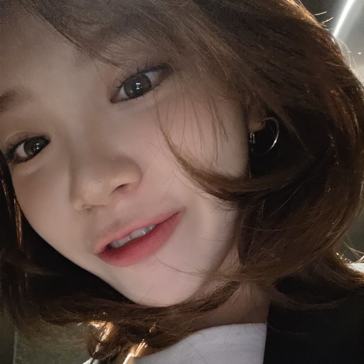 summerzbase's tweet photo. daily summerz #16 
this kazuha goes with this chaewon! https://t.co/jCaX2zoLV3