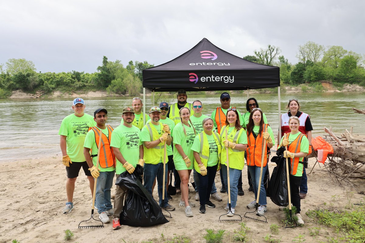 EntergyTX's tweet photo. Protecting Southeast Texas means investing in the natural resources that make our communities home. 🏠

This year, Entergy Texas contributed $20,000 to support restoration and cleanup efforts along the Trinity River. 🤝

Learn more: https://t.co/5dM6nUsknh

#WePowerLife https://t.co/3c7pavbxOz