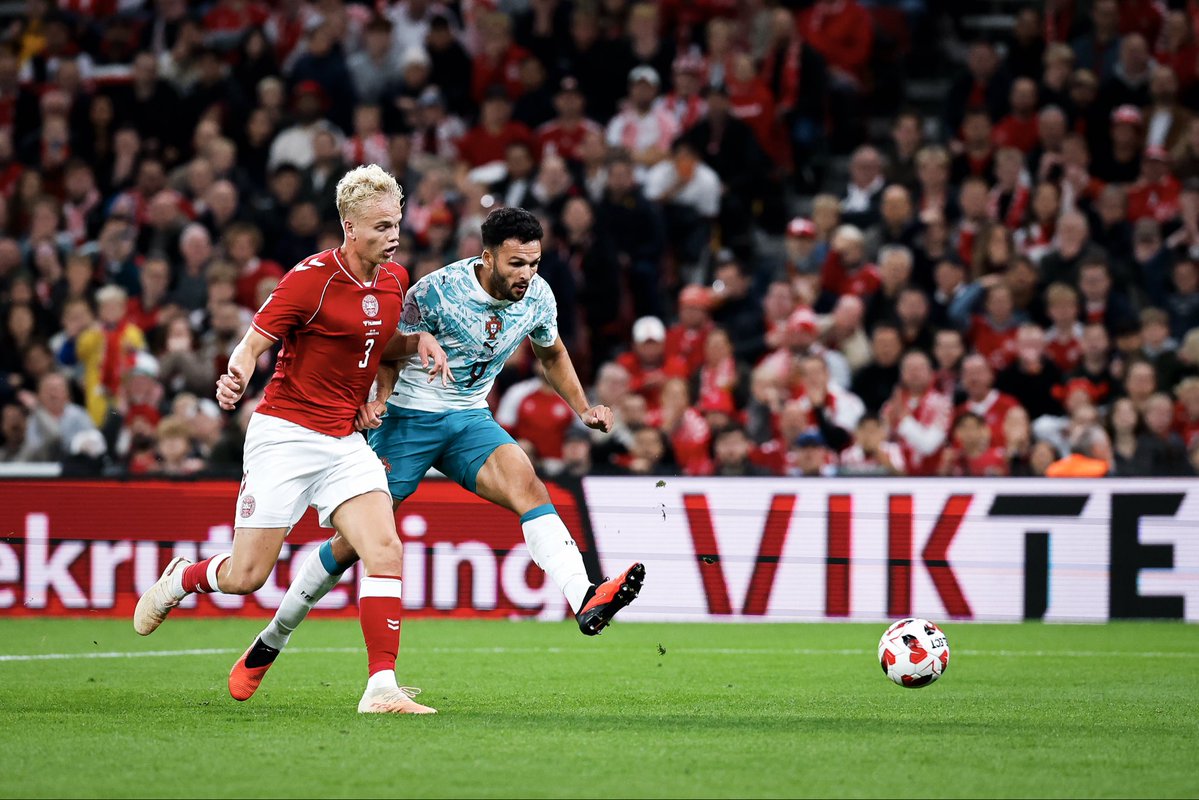selecaoportugal's tweet photo. Primeiro toque ou o golo? Nós gostámos dos dois 🔫❤️‍🔥 

#NationsLeague | #DENPOR https://t.co/YOtVKLAnUy