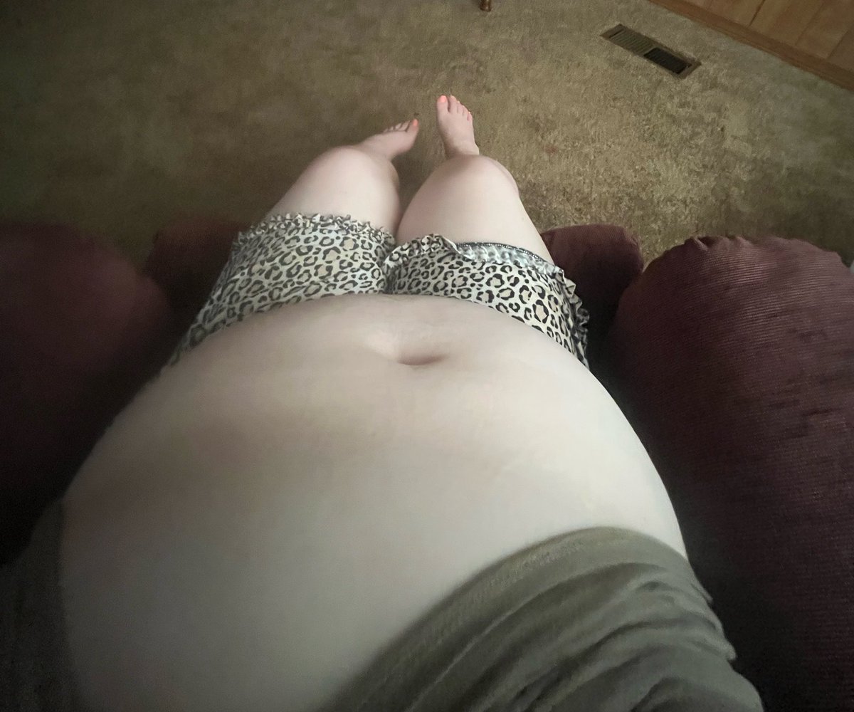 hwangryy's tweet photo. the perspective of a giant 

#chubbygirl https://t.co/bmNqgDXttL