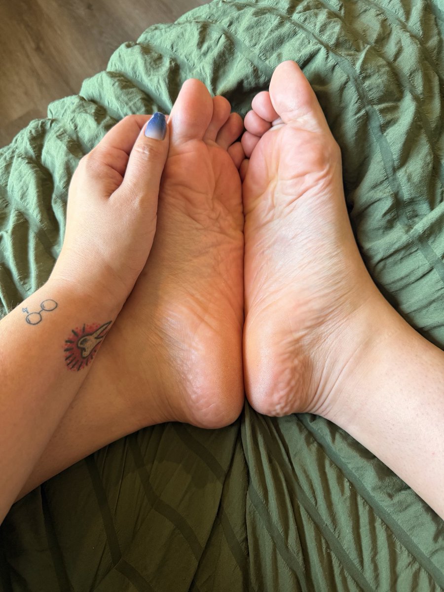 wkdlilt's tweet photo. Cum on my wrinkly soles? https://t.co/G12HhbtQEP