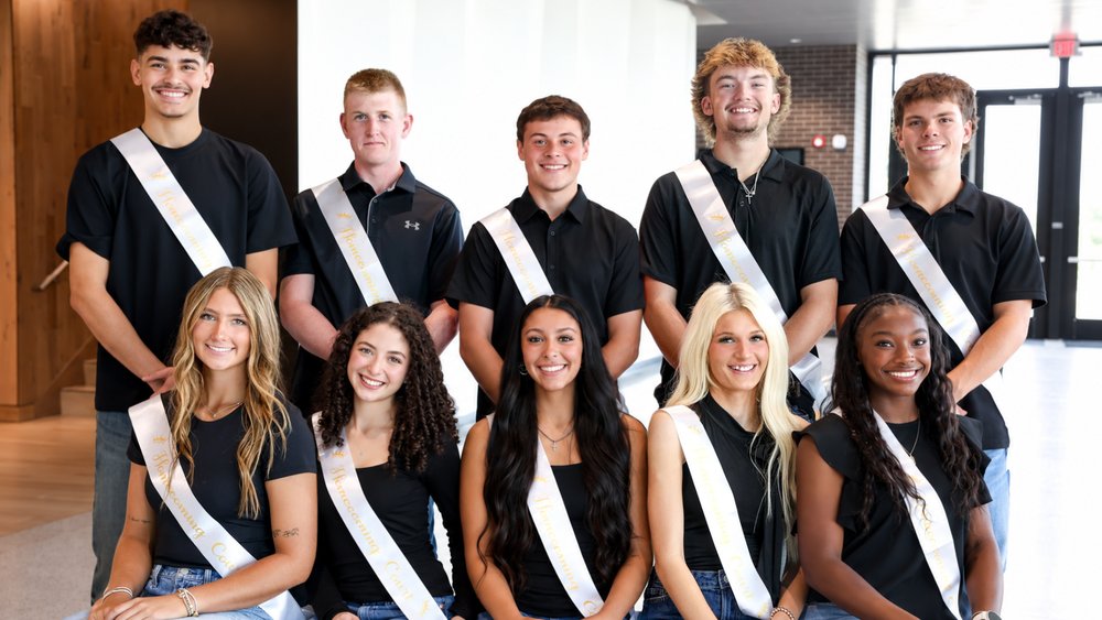 MHSCards's tweet photo. Introducing the 2026 Melissa Homecoming Court https://t.co/Vq8ohFkC6j https://t.co/eSqWW7FEo4