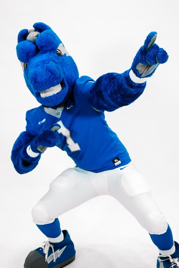 Dacarisbrown1's tweet photo. blessed to receive a(n) offer from MTSU! @CoachO_MTSU @MT_FB @JUCOFFrenzy @JuCoFootballACE @_CoachCBlair @oc7888 @CoahomaFootball @IsaacDay0_ @TheCarterlife35 @DGouldnf3c https://t.co/s6AEfu9ykm