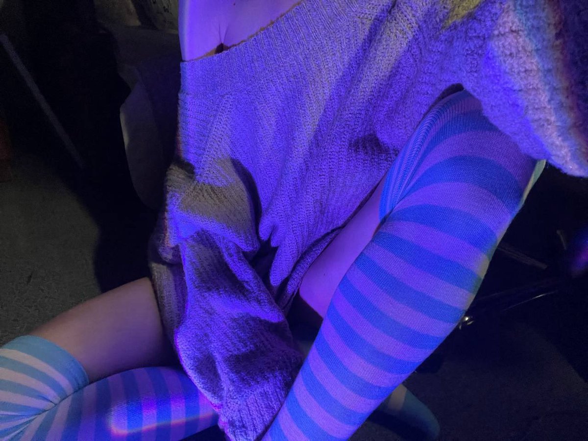 thisFemboy_goat's tweet photo. Sweet dreams мьюшки :3
#femboy #twink https://t.co/MLkPoZ4U6X