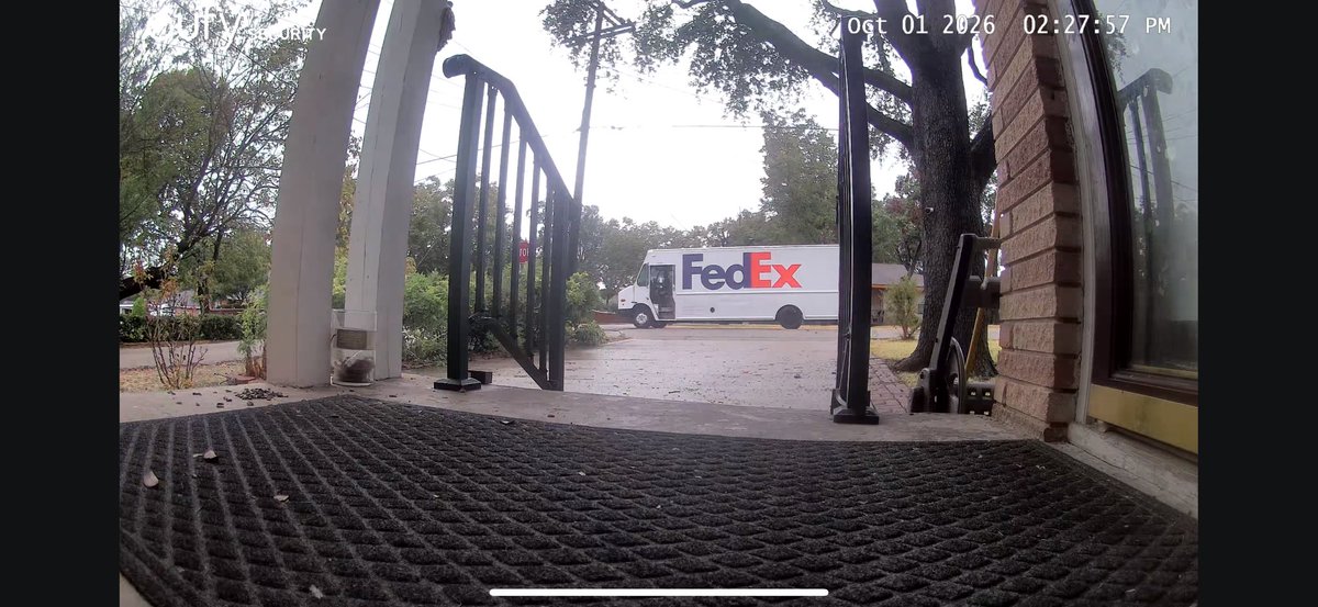 dasolecollector's tweet photo. @FedEx @FedExHelp your employee is stealing my package. Scanned delivered but no proof of delivery picture provided. I have other camera angles of my porch. https://t.co/kT9F9hnK5T