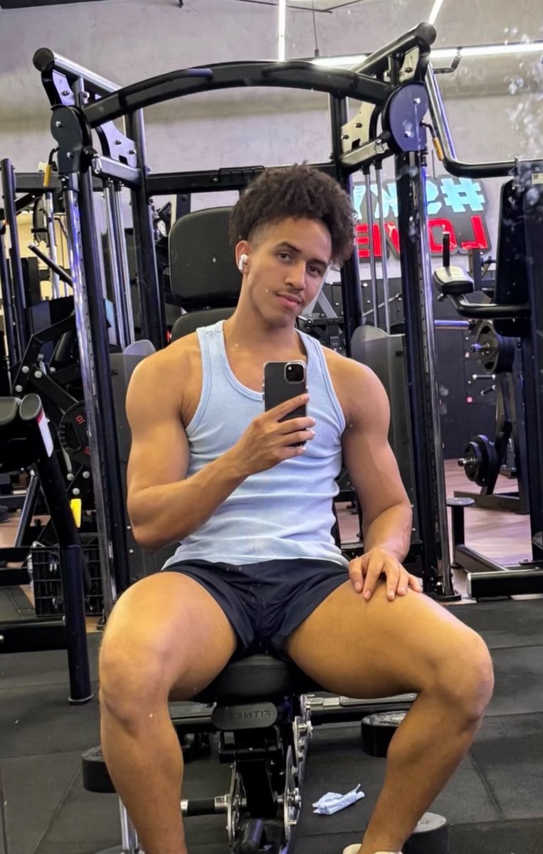 Marcelinho9879's tweet photo. 💦🥵 https://t.co/z65NTJznUE