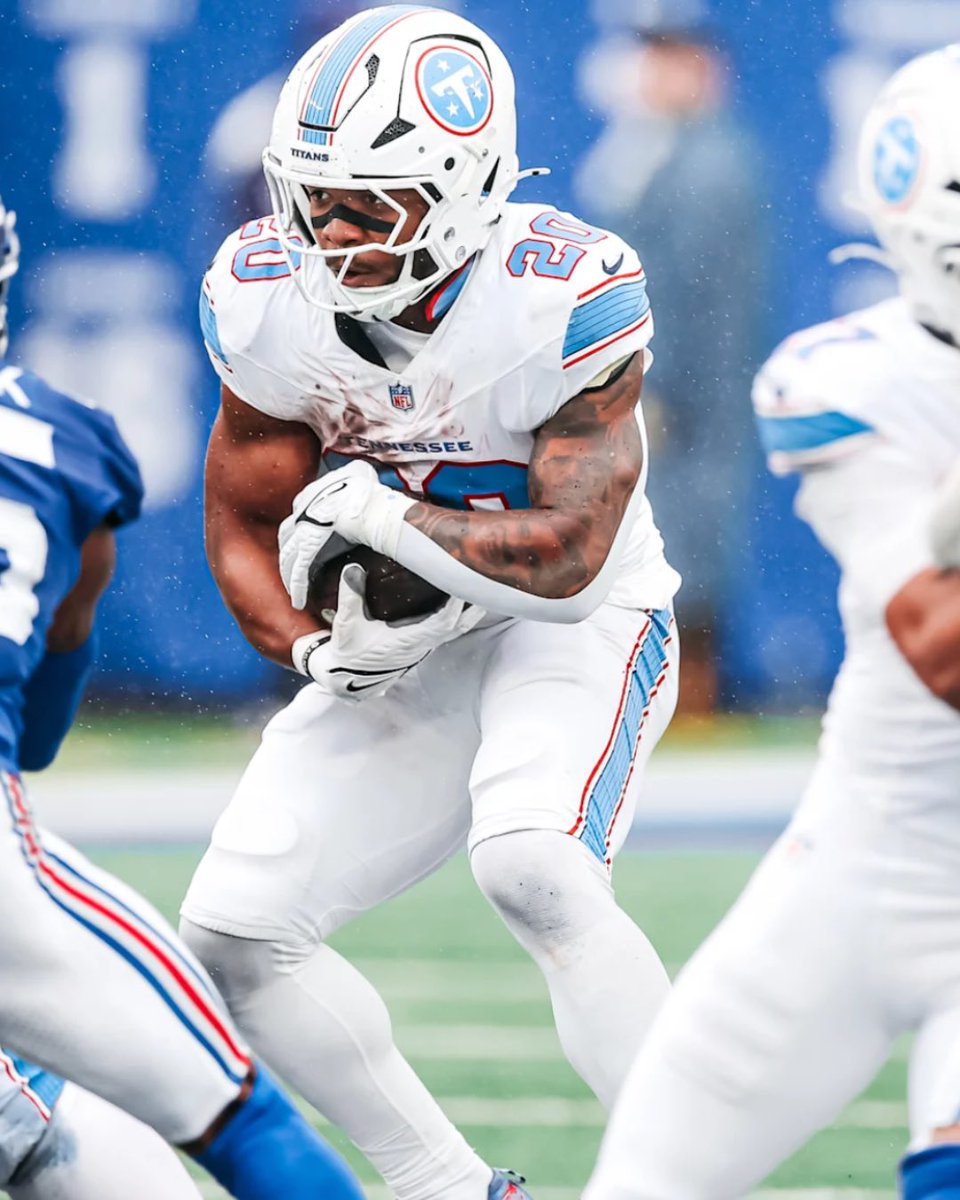 QCollarOfficial's tweet photo. Our favorite photos πΈπ― from an action-packed Week 3!
Whoβs fired up for another weekend of big-time performances from Collared Up ballers? We know we are! βοΈπͺ
#QCollar #CollarUp #NFL #Football #nflfootball https://t.co/AaalIUKPGb