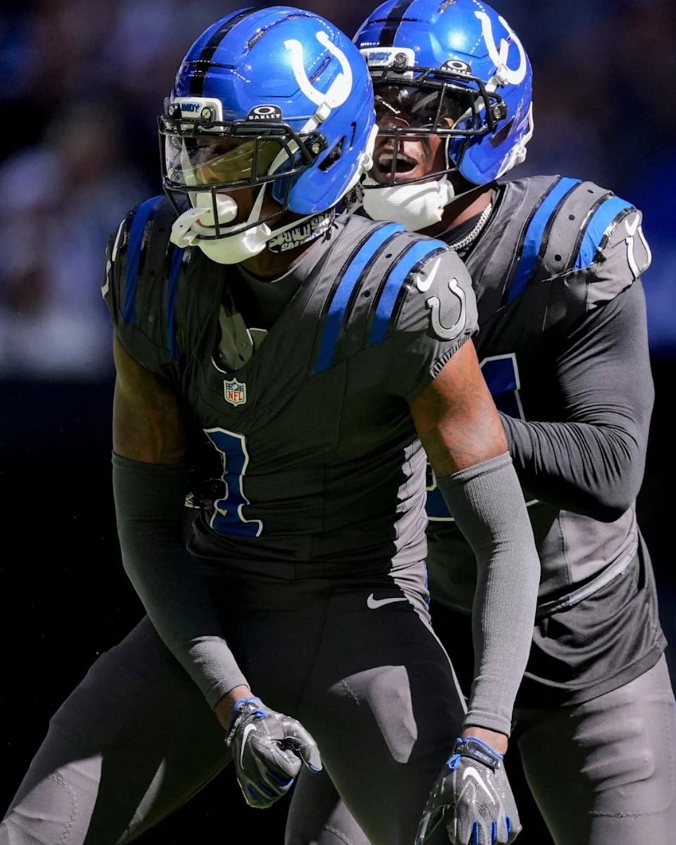 QCollarOfficial's tweet photo. Our favorite photos πΈπ― from an action-packed Week 3!
Whoβs fired up for another weekend of big-time performances from Collared Up ballers? We know we are! βοΈπͺ
#QCollar #CollarUp #NFL #Football #nflfootball https://t.co/AaalIUKPGb