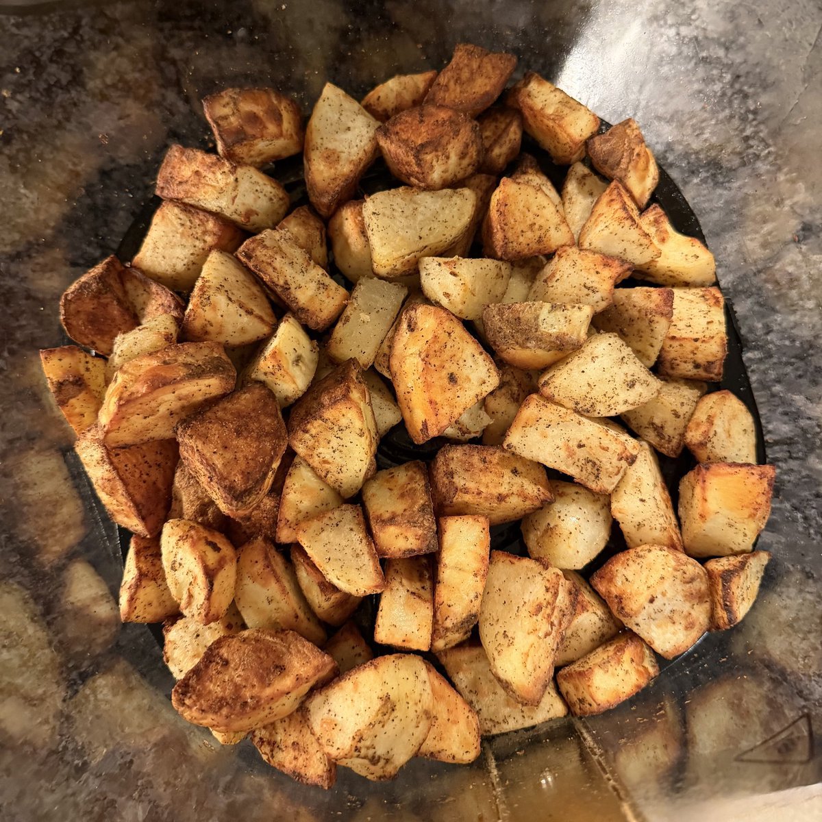 DeanTTraining's tweet photo. I’m going to KEEP SAYING IT until every last person alive is WELL AWARE:

Air Fried Potatoes have been given the formal name of “Nature’s Ozempic”

Nothing else on Earth will provide you with as much of a satiety benefit

Even 500g will have you full for hours and hours https://t.co/7IRJbN46iF