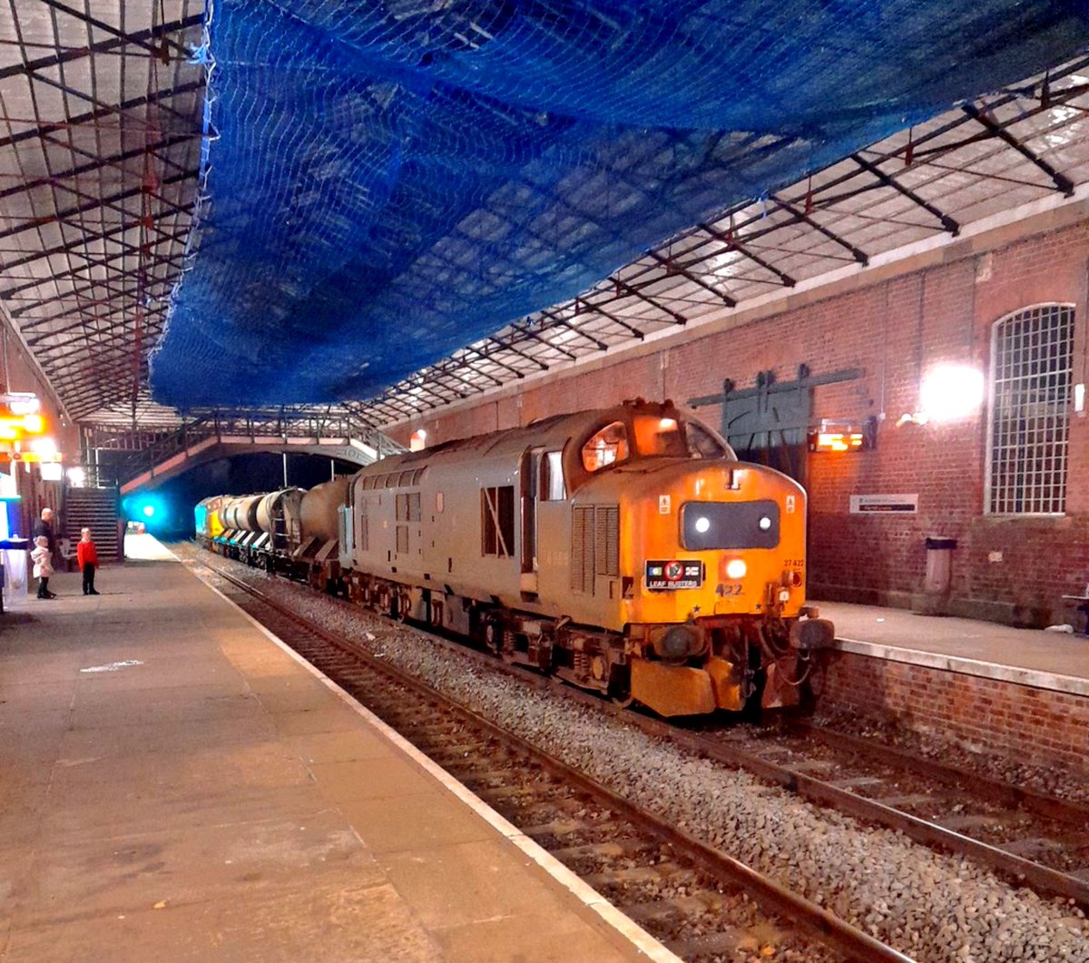 wallygridboy's tweet photo. It's that time again for the famous 3J51 RHTT which has produced a large selection of #classictraction over the years!
A quick look back+in DRS days we have
37401 'Mary Queen of Scots' at Selby.
37407 'Blackpool Tower' at Scarborough. 
37422 at Filey.
37419 at Filey. https://t.co/XfEPI3pXAN
