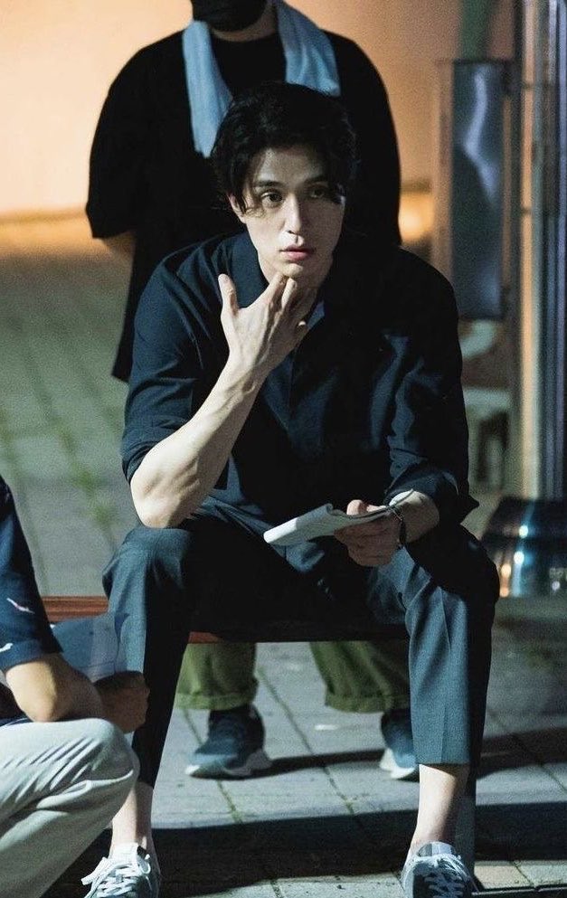 lusciouswan's tweet photo. dongwook’s forearms… https://t.co/mAcRoCxacd
