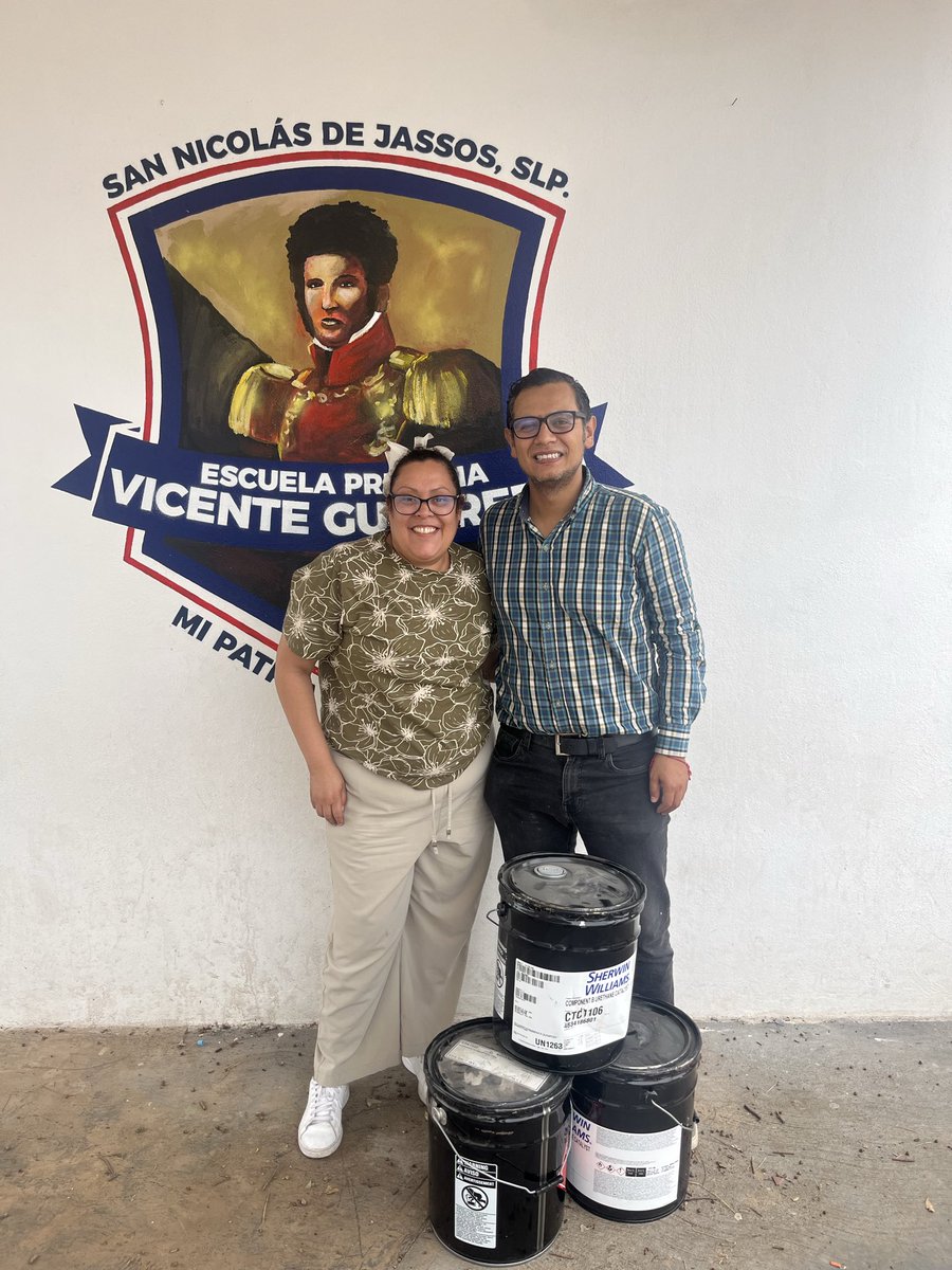 dantealan's tweet photo. 🎨 En San Nicolás de los Jassos entregamos más de 120 litros de pintura para el preescolar y la primaria. ¡Por nuestras niñas y niños, seguimos trabajando de la mano! ❤️🏫 #DeLaManoJuntos https://t.co/O3bBtg9PFT