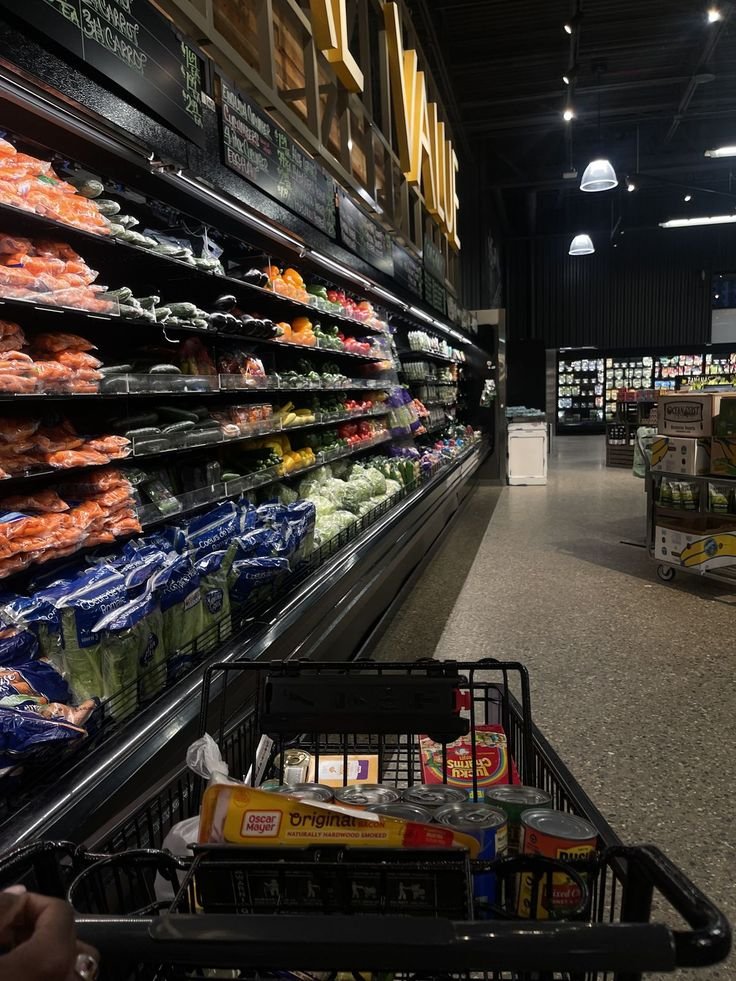 chrisloren_'s tweet photo. Da Academia direto pro supermercado https://t.co/zt3BiphnRn