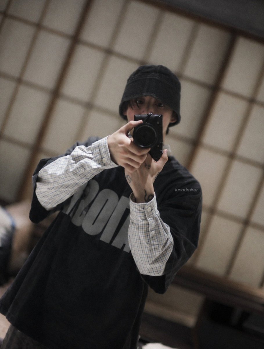 archivekukk's tweet photo. colored ver ..he is so boyfriend coded😭💘 https://t.co/vjh2pKU9H5