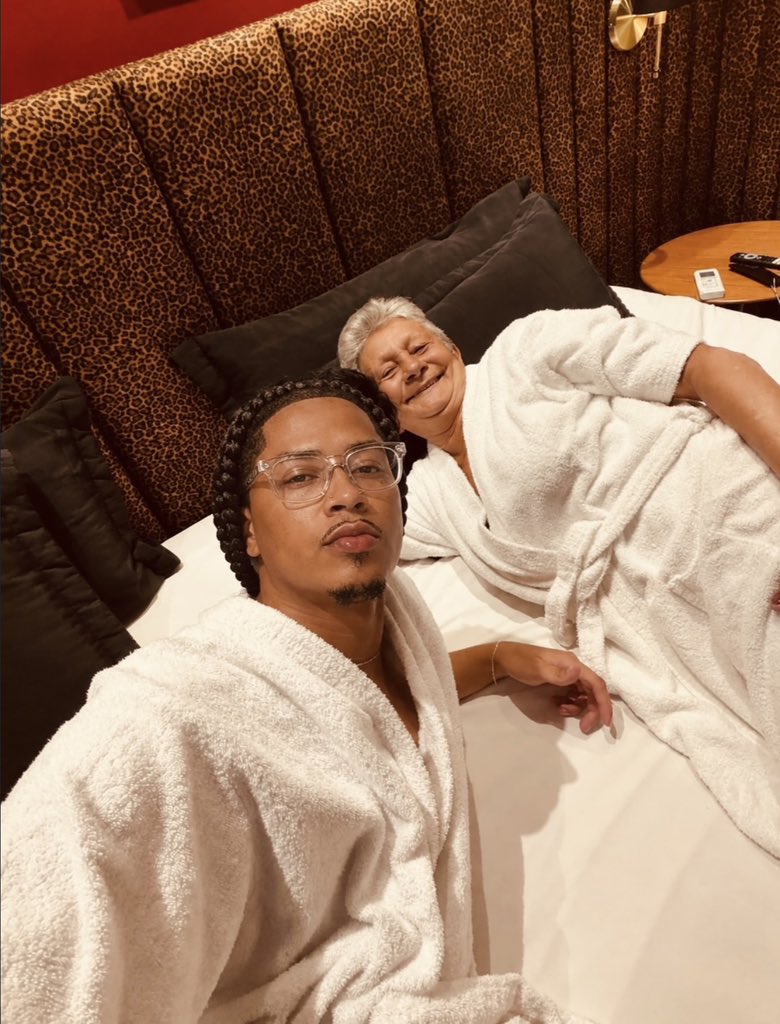 metrofive5's tweet photo. When the love is real, age is just a background detail 🥹🤍 https://t.co/w78U05FHWf