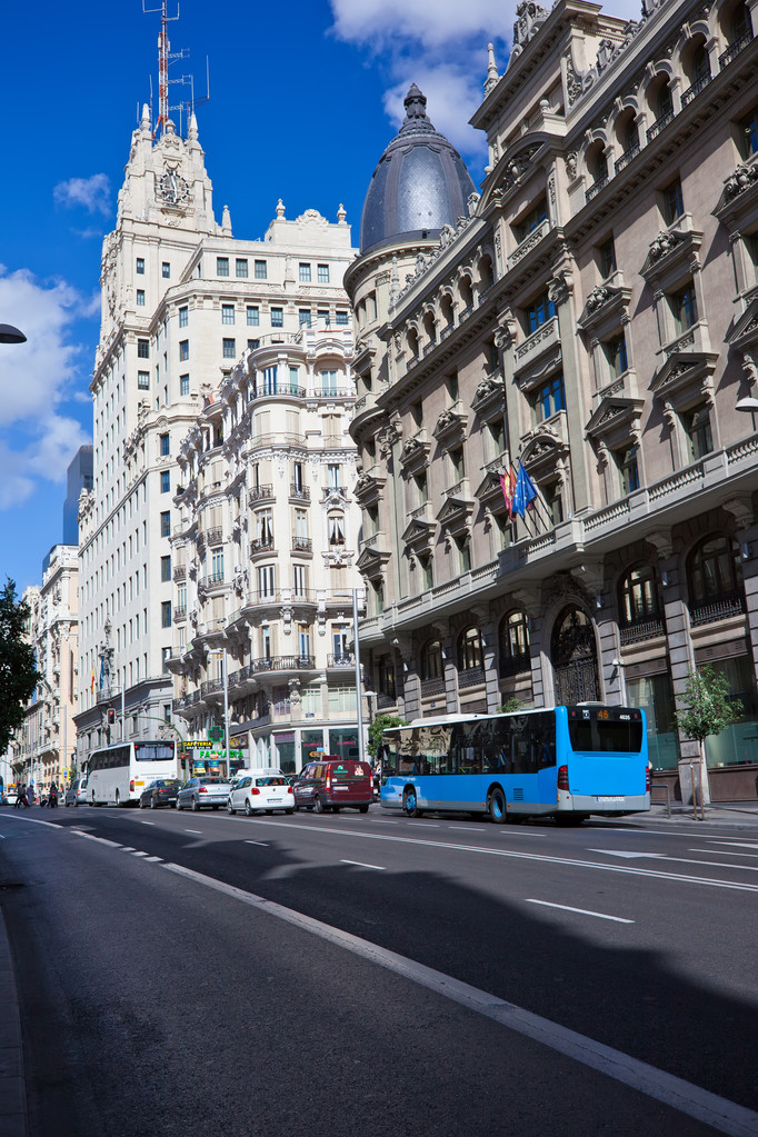 VictoriaReyjwf's tweet photo. Perfecto día para recorrer el centro histórico de Madrid! Me gusta perderme por sus calles y descubrir rincones nuevos cada vez. ♂ https://t.co/qlNBBbNuJQ