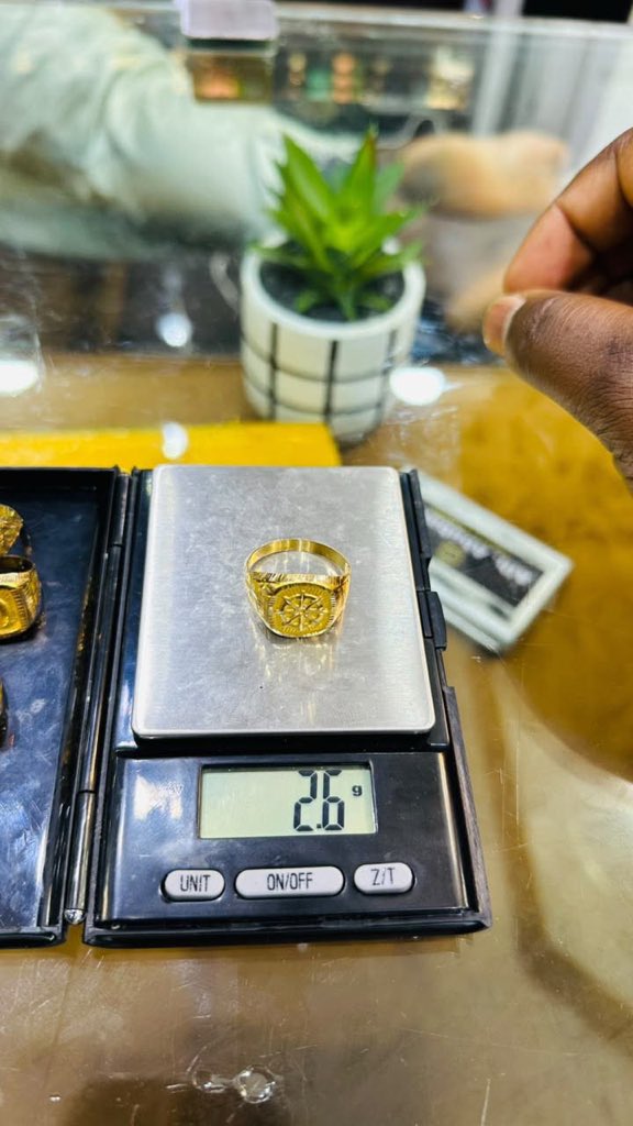 AdeGoldigger's tweet photo. Purchase ur gold jewelry today with adegold #everyone #jewelry #customets https://t.co/QPwB9bG4sc