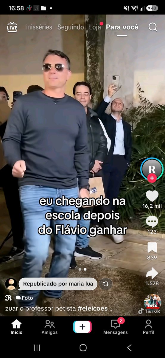 alzac_'s tweet photo. Eu com 13 anos: 
a fracassada da minha irmã com 13 anos: https://t.co/w7ezGENh21