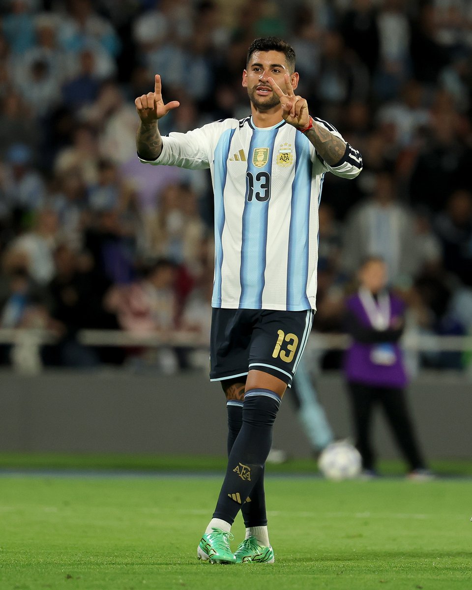 PasseriniOk's tweet photo. 🇦🇷 ¡Gracias, Selección, por elegir #CórdobaCapital! ⚽

Anoche vivimos una gran fiesta del fútbol en nuestra ciudad, que volvió a ser escenario de un evento deportivo de primer nivel.

Gracias a una decisión favorable de la AFA y a las gestiones del Gobierno de Córdoba, más de 8.000 chicos y chicas de escuelitas de fútbol, clubes de barrio y organizaciones sociales de toda la provincia pudieron disfrutar del partido y estar cerca de sus ídolos. Una experiencia inolvidable para todos ellos.

Y qué orgullo contar con el Cuti Romero, cordobés, figura y capitán de la Selección, que además nos regaló uno de los goles de la noche. 💙

Córdoba está preparada para recibir los grandes eventos deportivos del país. Tenemos infraestructura, seguridad y un estadio mundialista como el Mario Alberto Kempes, que nos permite recibir a los mejores del mundo y vivir noches que quedan en la historia. 🏟️