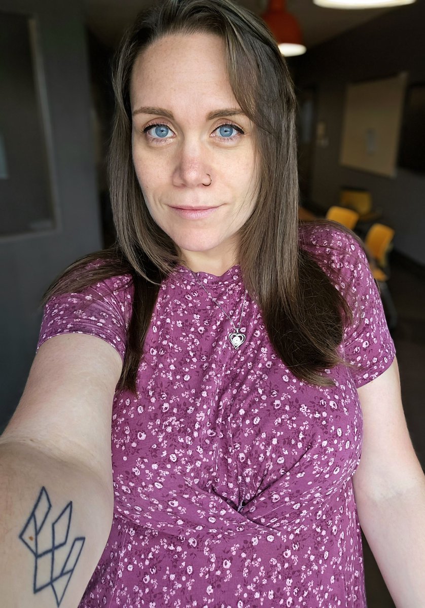 ashley_duffany's tweet photo. I'm American 🇺🇸
Russia isn't just Ukraine's enemy, but the enemy of the entire free world.

And I'll stand with Ukraine until every inch of Ukraine is free 🇺🇦 https://t.co/hOqMqZSBsj