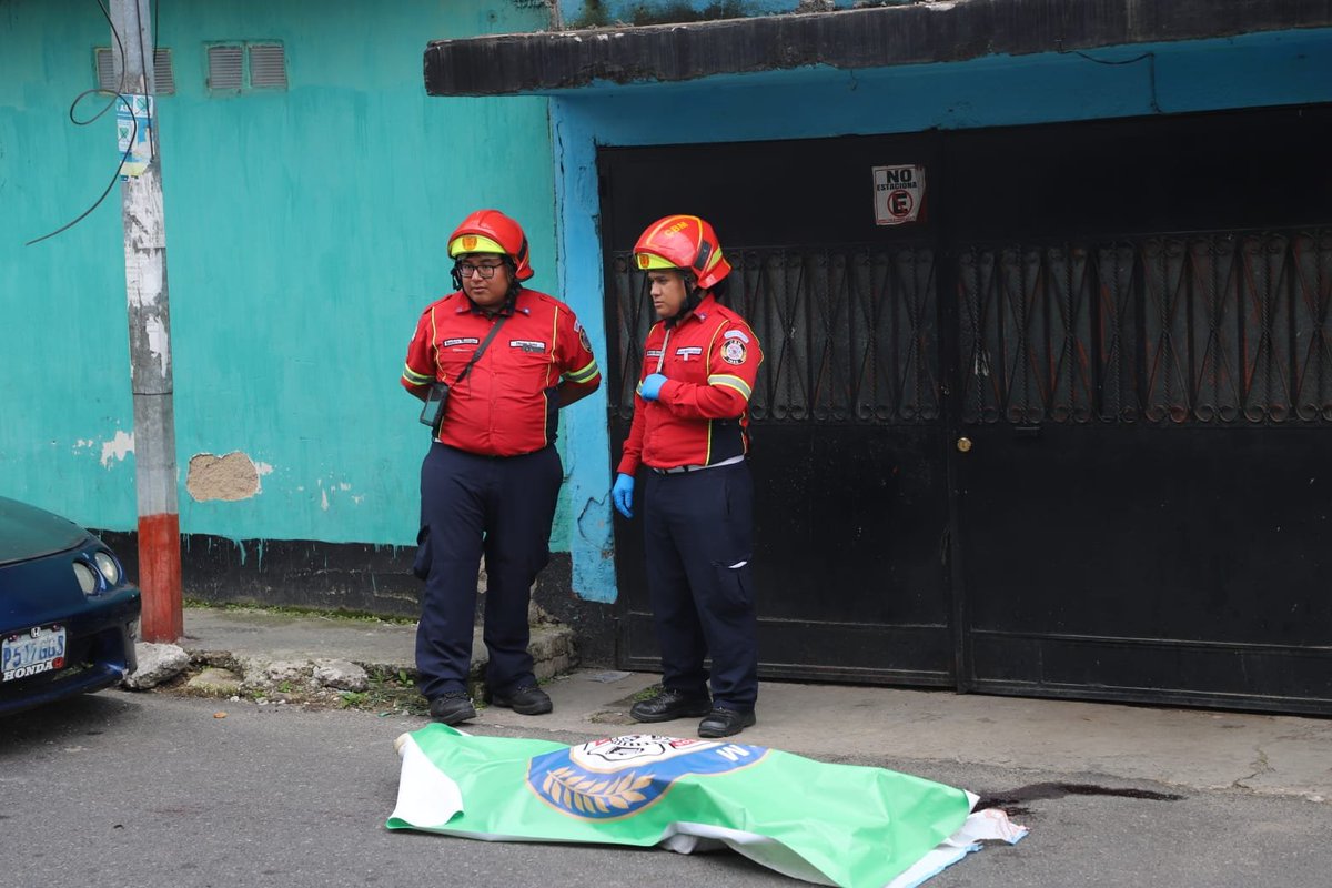 EmisorasUnidas's tweet photo. #AHORA Ataque armado n la 4.a avenida y 7.a calle, colonia Belén, zona 7 de Mixco, dejó una persona fallecida | Vía @bomberosmuni https://t.co/Jv2h1QcFhi