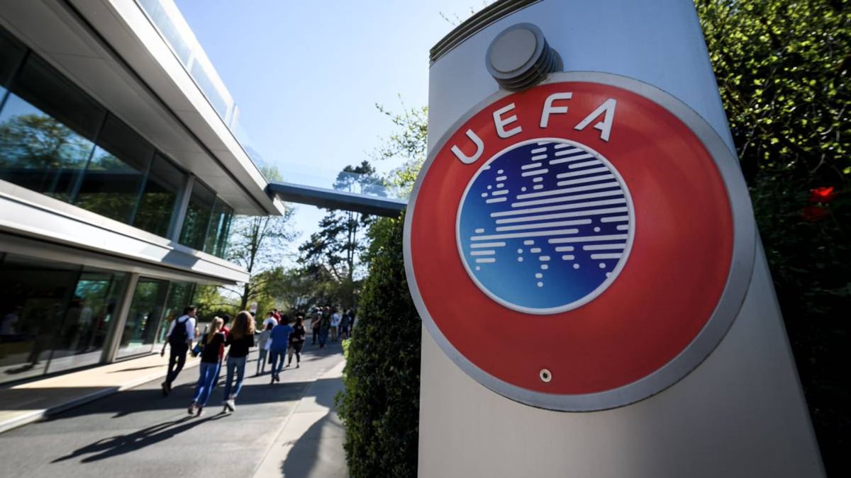 allfootballapp's tweet photo. All Football | AS: UEFA reopen Barcelona investigation after Real Madrid submit 50,000 pages of documents: AS: UEFA Reopens Barcelona Investigation After Real Madrid Submits 50,000… dlvr.it/TVkm6R ⚽️allfootball.com⚽️ #UEFA #Barcelona #RealMadrid #Football #NegreiraCase https://t.co/sOmR68ygFA