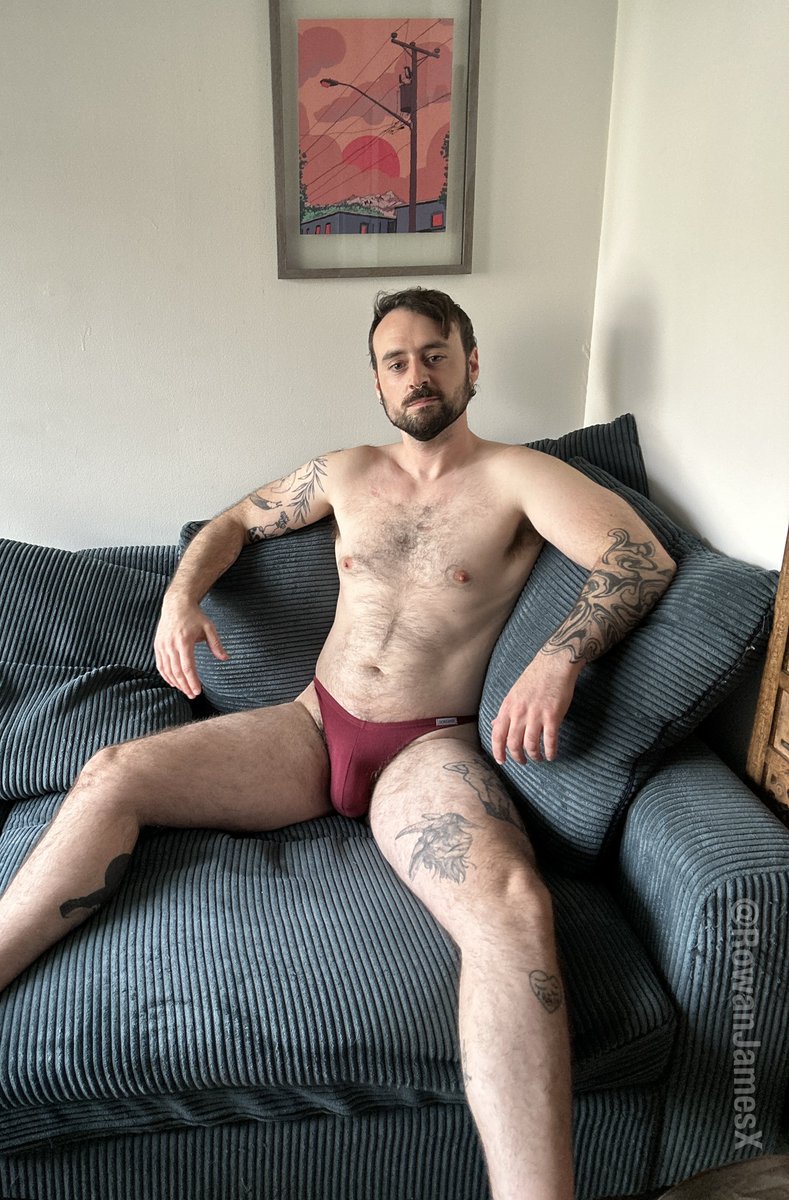 RowanJamesX's tweet photo. Happy #thongthursday #manthong #gaythong #thonger #gaythonger https://t.co/CR3HMTcyxi