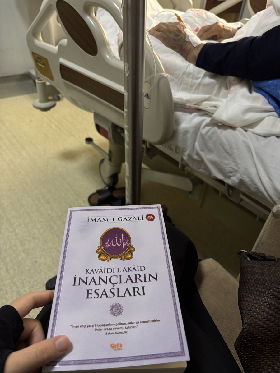 esederlerr's tweet photo. Babaannemle benim vakitler işte dualarınıza da talibim 🥲🎀 https://t.co/Zwl8pB8stT