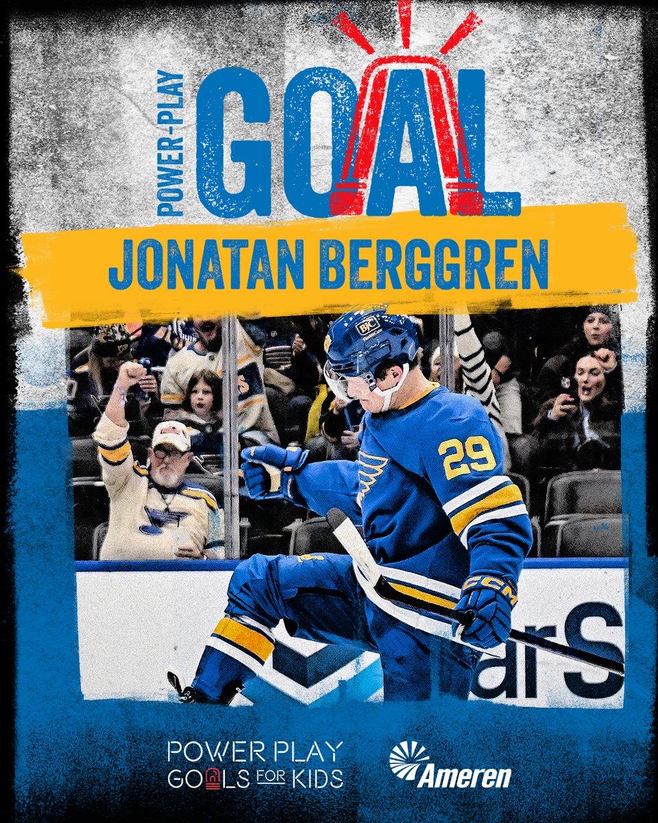 StLouisBlues's tweet photo. LOOK AT THOSE MITTS ON BERGY! #stlblues https://t.co/m4zlcPHKlW