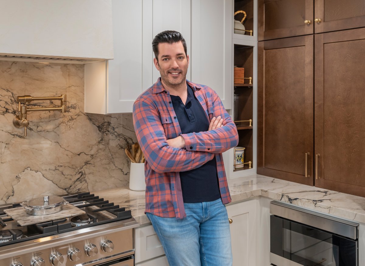 JonathanScott's tweet photo. 13 home accessories you need for cozy season!🍁 https://t.co/dboJIKUL8w https://t.co/8LyMPCElJW