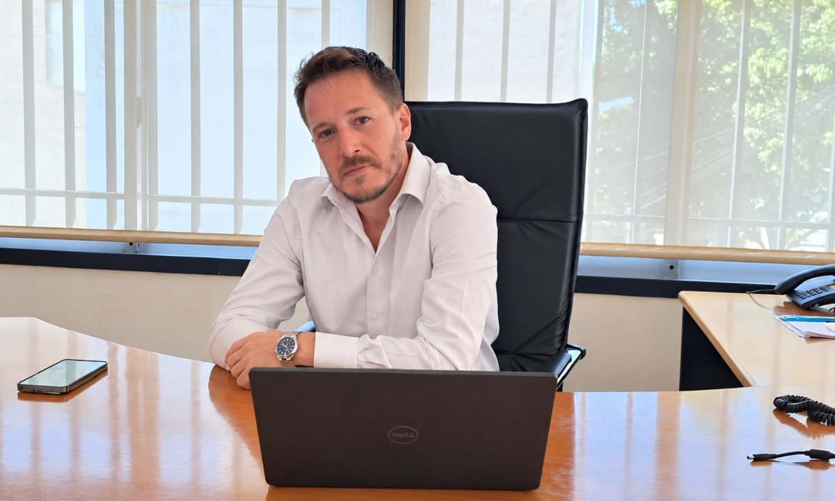 Enfasys's tweet photo. #Enfasys External Market fortalece su alianza con Ricoh e integra a UROVO en su portafolio. Julián Serra destaca que la estrategia se enfoca en capacitación y soporte continuo para mejorar la rentabilidad de los partners del sector IT.

🔗 https://t.co/4DGWXX8Rxf

#B2B #CanalIT https://t.co/MCtmMZpxEP