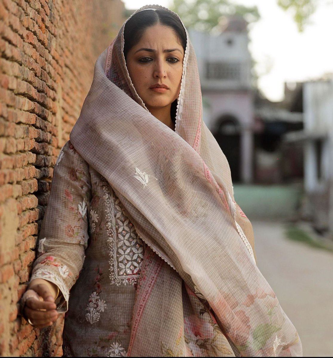 NehalTndl's tweet photo. People call Yami Gautam an “average actress” — but is she really? Her filmography says otherwise.

#YamiGautam’s Top 5 Performances:

1.#Haq
2.#AThursday
3.#Article370
4.#Bala
5.#OMG2
Maybe she was never an average actress… maybe people just never gave her enough credit. 🎭 https://t.co/5vMTVpXXTd
