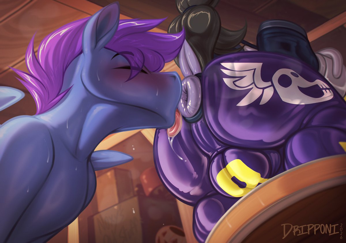 dripponi's tweet photo. Desires for the latex drone's needy hole
For @DrWingMc https://t.co/4mVtGMM3u0