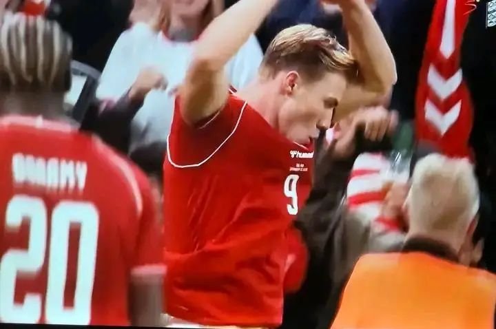 kaiteutd's tweet photo. 🚨📊 Hojlund a proper Cristiano Fanboy HITTTTT SIIIUUUUUUUU after scoring against Cristiano Haters!

• 2-2 https://t.co/LjXTsLWQls