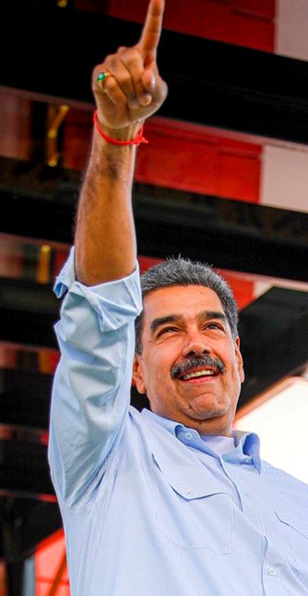 danilov09938111's tweet photo. 🇻🇪🇻🇪🇻🇪🇻🇪👉✌️ FREE'YA NICOLÁS MADURO MOROS y SU SRA ESPOSA CILIA FLORES, ÉSTA SECUESTRADOS'EN USA🇺🇸👉✌️🇻🇪🇻🇪🇻🇪🇻🇪 https://t.co/ucT3907qJc