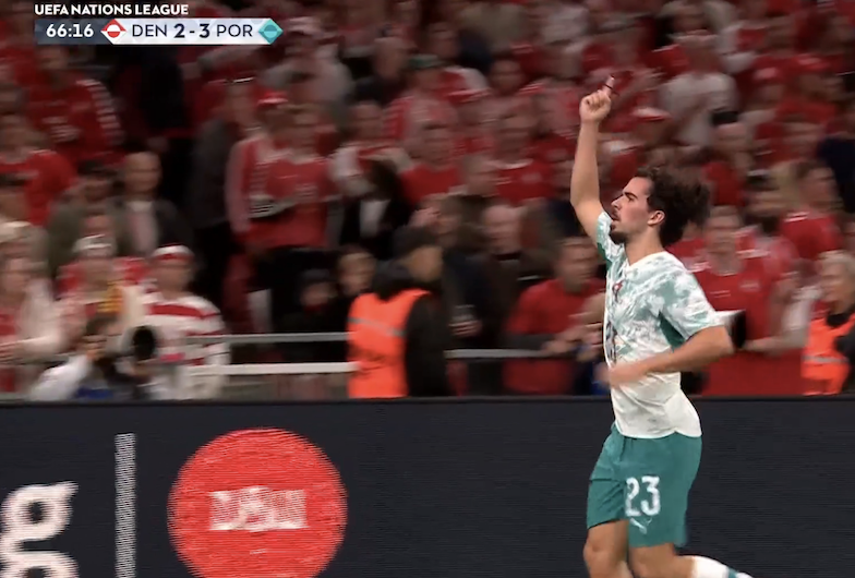 TouchlineX's tweet photo. 3-2 Portugal.

GOOOOOOOOOOOOOAAAAAAAAAAAAAAAAAALLLLLLLLLLL VITINHA !!!!!!!!!!!!!!!!!!!!!!!!!!!!!! VITINHA SCORES THE THIRD GOAL FOR PORTUGAL VS DENMARK !!!!!!!!!!!!!!!!!!!!!!!!!!!!!!!!!! 🔥🔥🔥🔥🔥🔥🇵🇹🇵🇹🇵🇹🇵🇹🇵🇹🇵🇹 https://t.co/aWBMxbVAt5