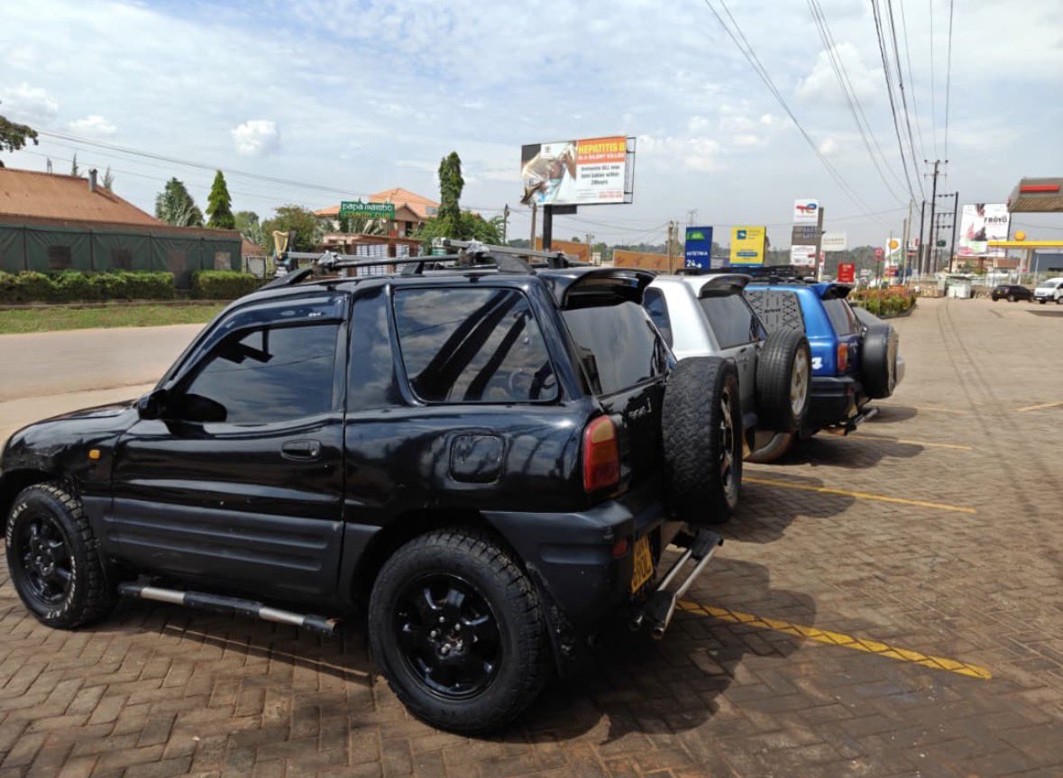 RAV4_UG's tweet photo. Which color would you choose https://t.co/v9Edo59FDM